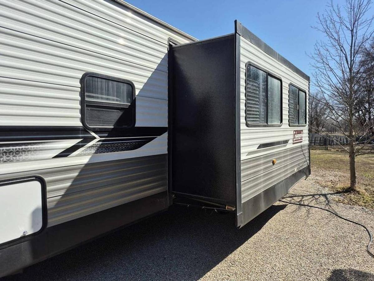 Used 2022 Coleman Dutchman 262BH Travel Trailer