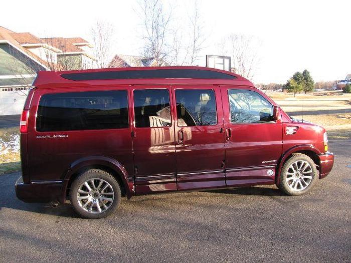 Used 2019 Chevrolet Express 2500 Cargo Van 3D