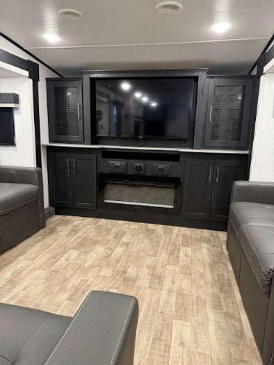 Used 2023 Cruiser RV Southfork 3710FLMB