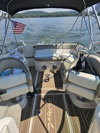 Used 2020 Sea Ray 240 Sundeck