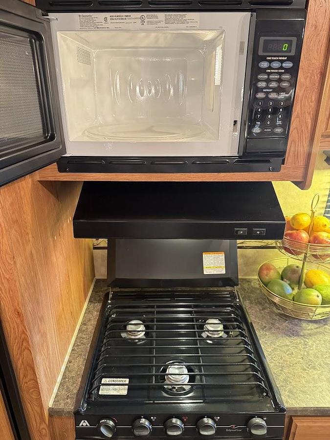 Used 2010 Jayco Eagle 320RLDS Travel Trailer