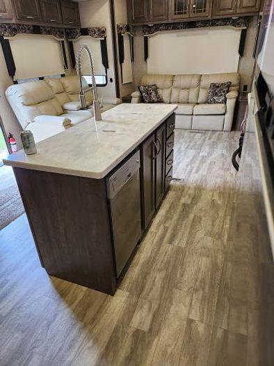 Used 2017 KZ Durango Gold G384RLT