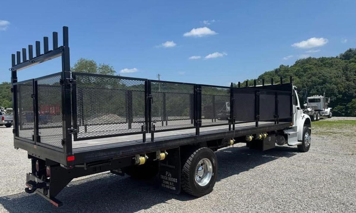 Used 2023 Freightliner Business Class M2 106