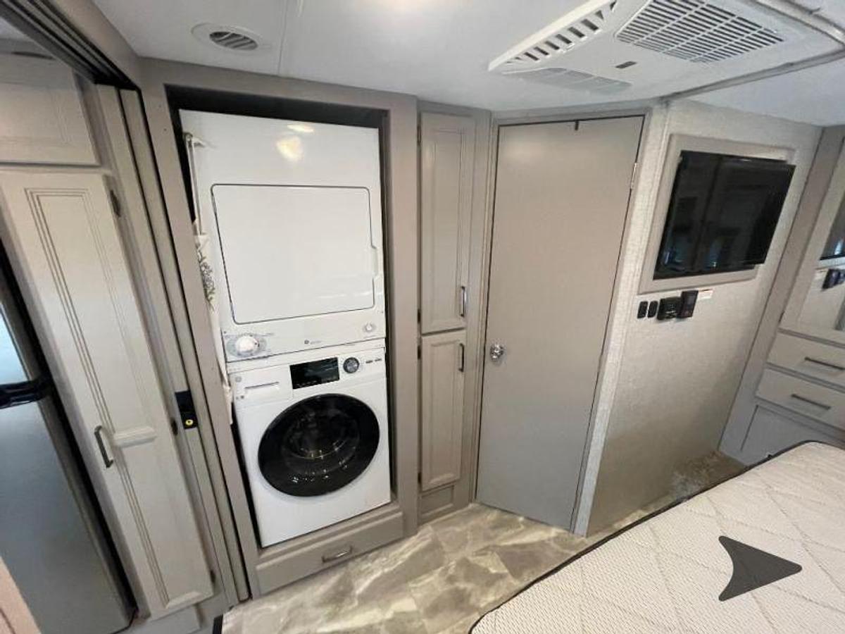 Used 2024 Thor Motor Coach Quantum KW29