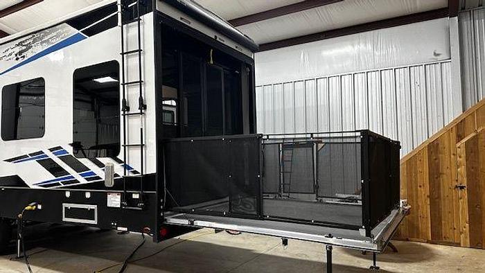 Used 2023 Keystone Fuzion 427