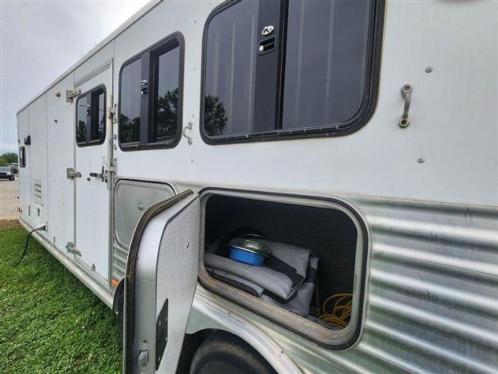 Used 2010 Merhow Aluma Star Three Horse Trailer with Living Quarters
