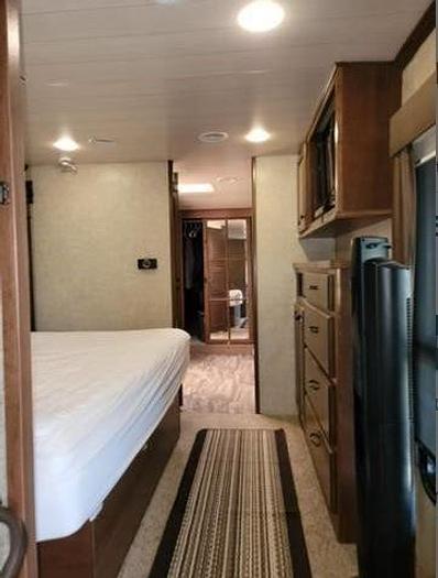 Used 2015 Heartland Bighorn 3875FB