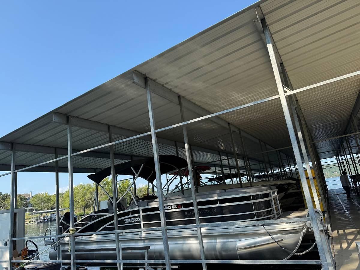 Used 2023 Bennington Tritoon Pontoon Boat