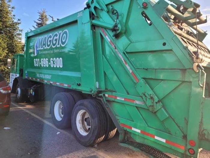 Used 2006 Mack LE 613 Rear Loader