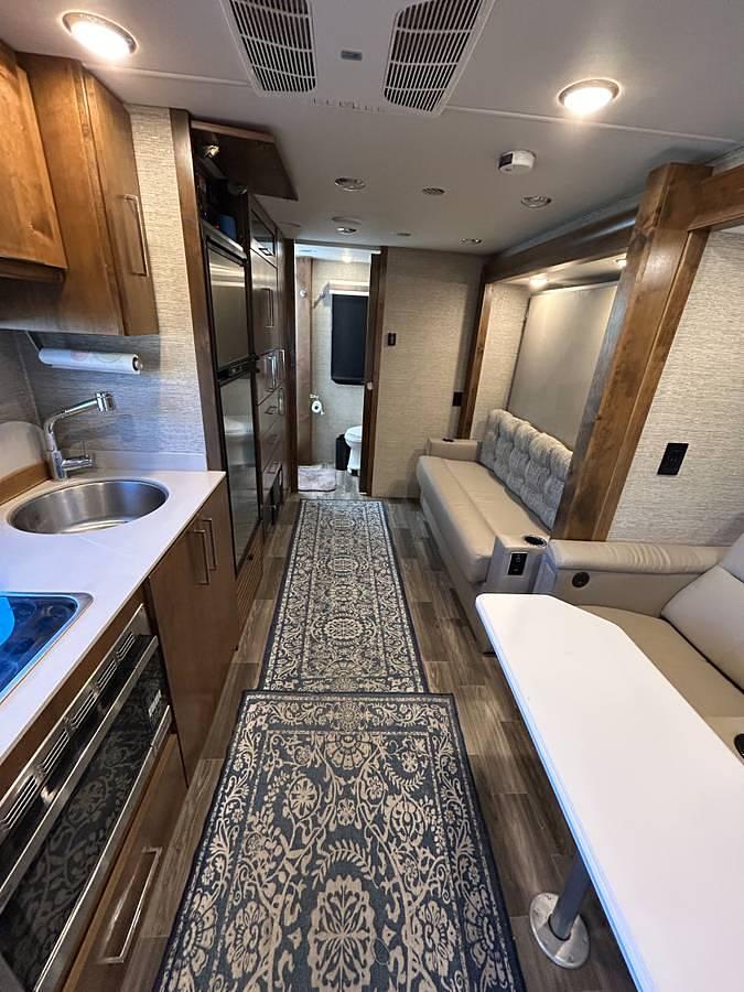Used 2020 Tiffin Wayfarer RW Class C Motorhome