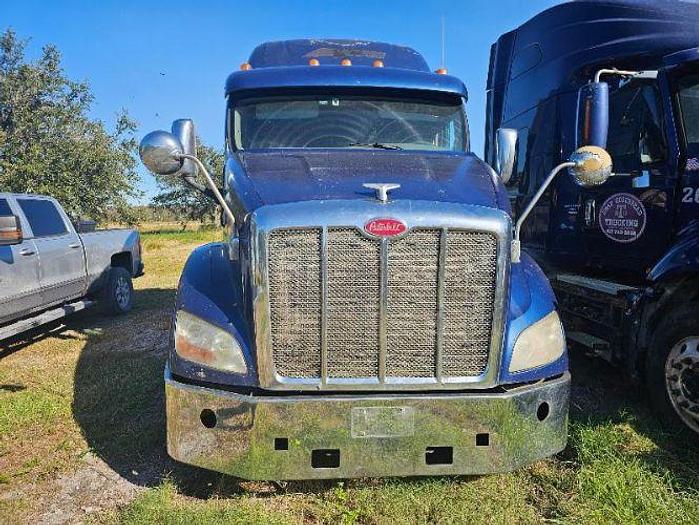 Used 2013 Peterbilt 587