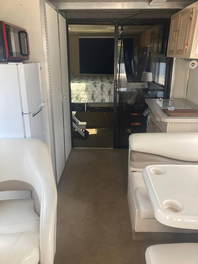 Used 2007 Suntracker Party Cruiser Regency