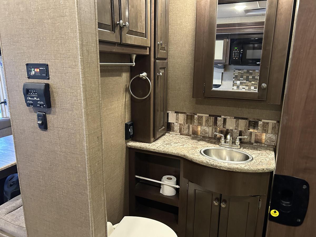 Used 2018 Thor Motor Coach Windsport 29M