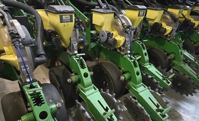 Used 2009 JOHN DEERE DB60