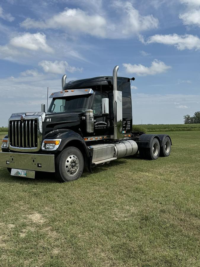 Used 2022 International HX520