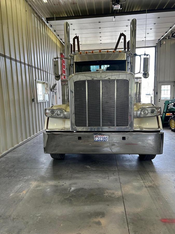 Used 2013 Peterbilt 389