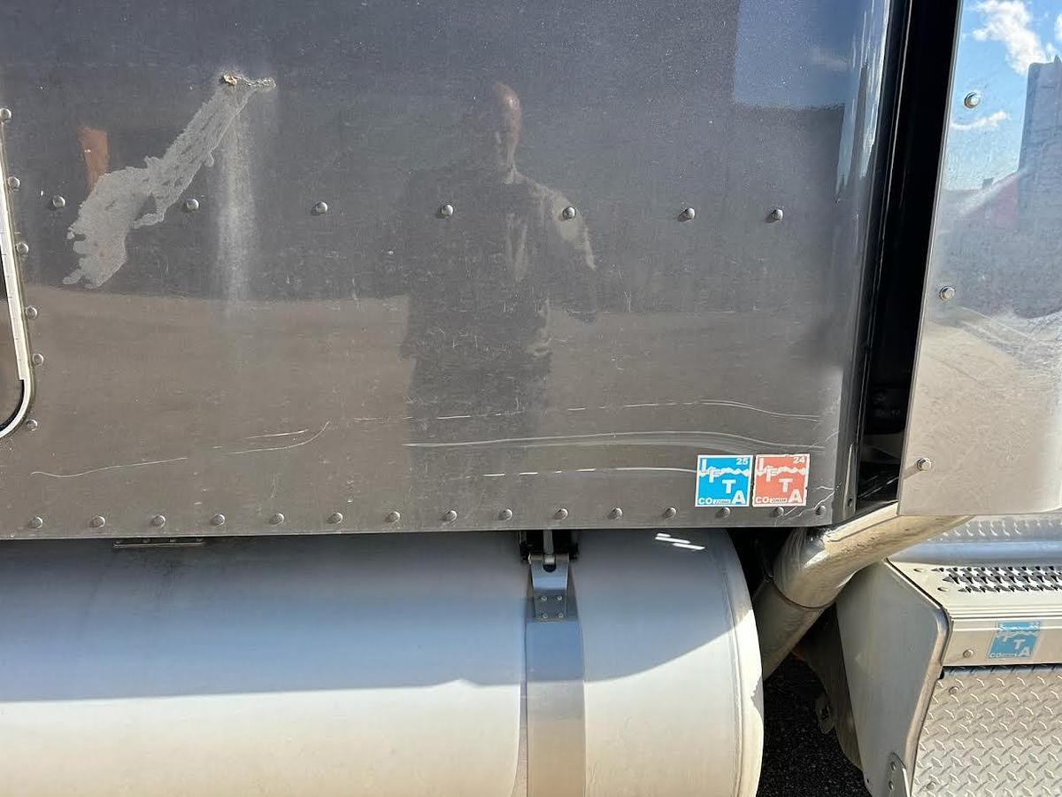 Used 2023 Peterbilt 389 Conventional Sleeper Semi