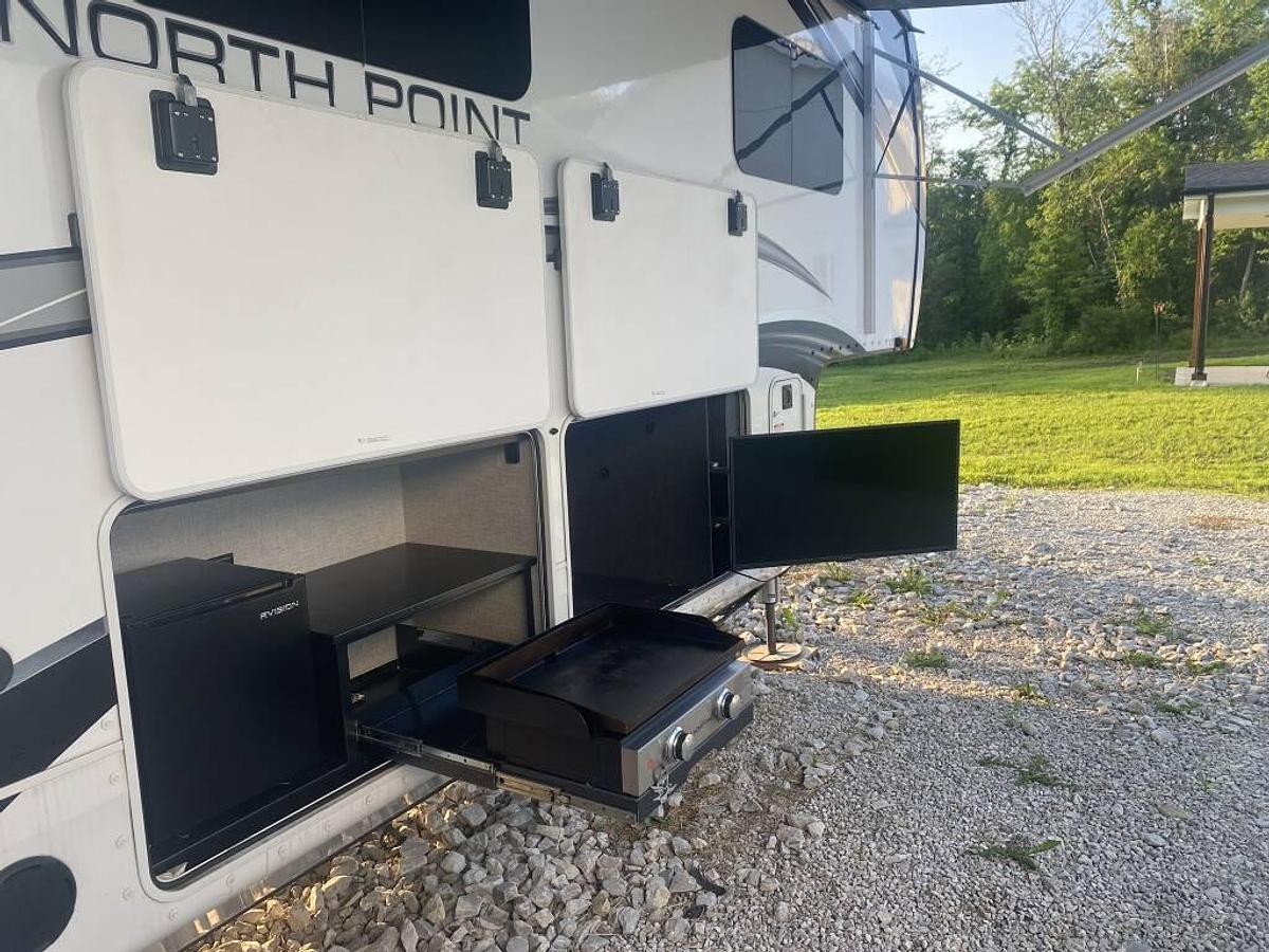 Used 2022 Jayco Northpoint 377RLBH Fifth Wheel