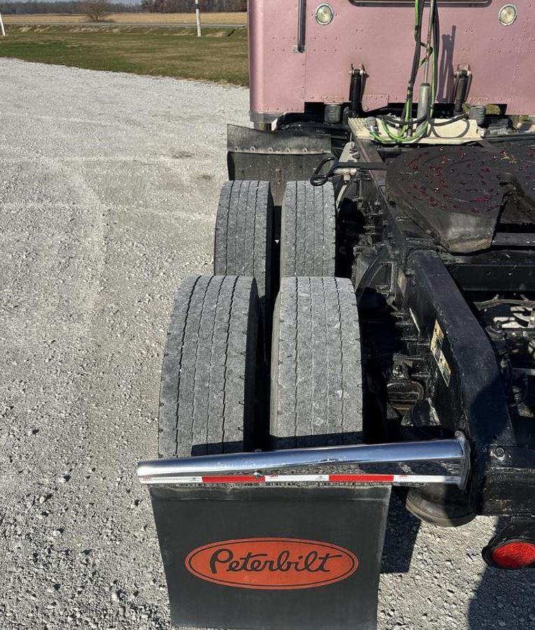 Used 2013 Peterbilt 389 Sleeper Semi Truck