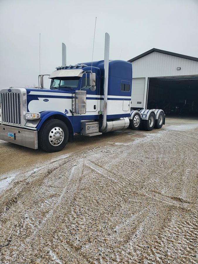 Used 2022 Peterbilt 389