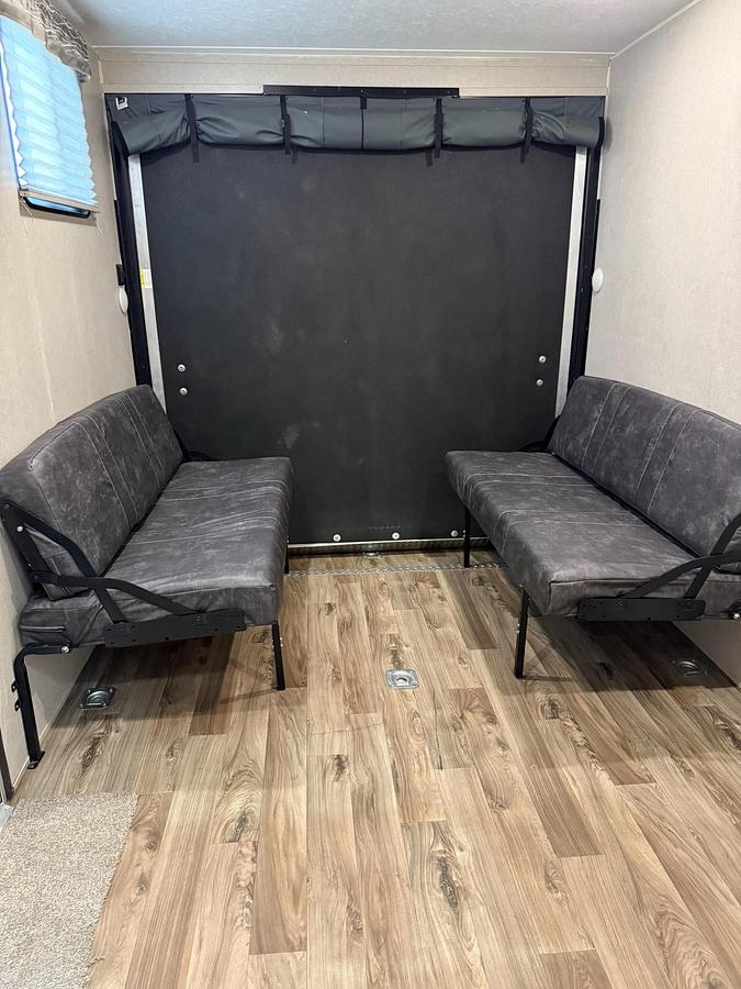 Used 2020 Palomino Puma Light XLE 29FQC Travel Trailer Toy Hauler