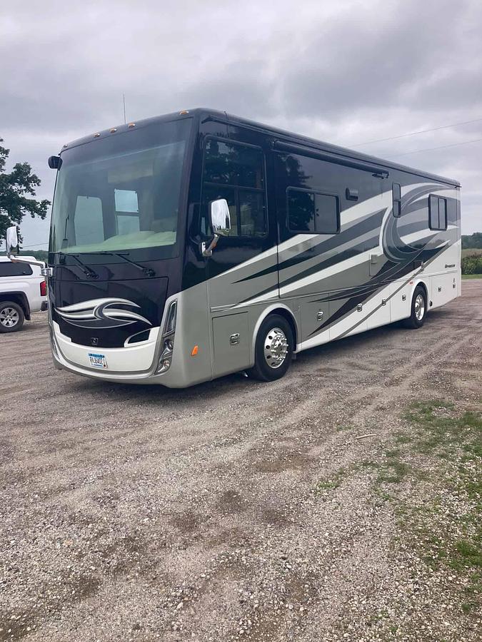 Used 2017 Tiffin Motorhomes Allegro Breeze 32BR Class A Motorhome