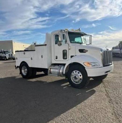 Used 2009 Peterbilt 335