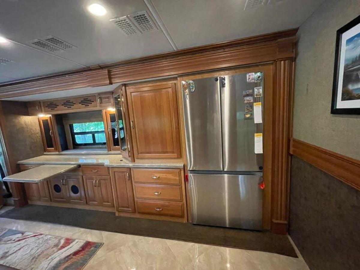 Used 2015 Fleetwood Discovery 40E