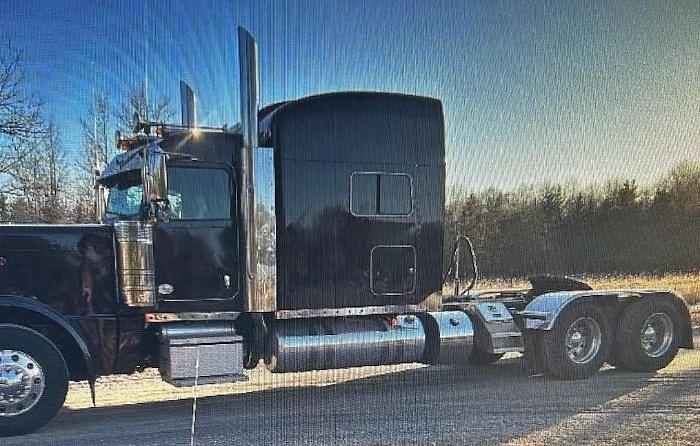 Used 2022 Peterbilt 389