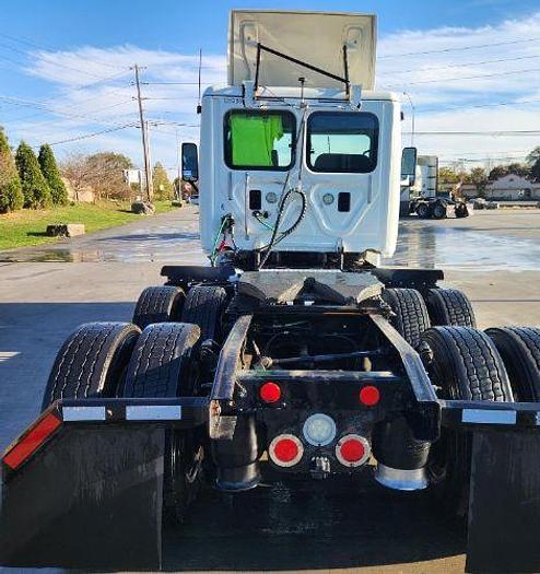 Used 2016 Freightliner Cascadia 125