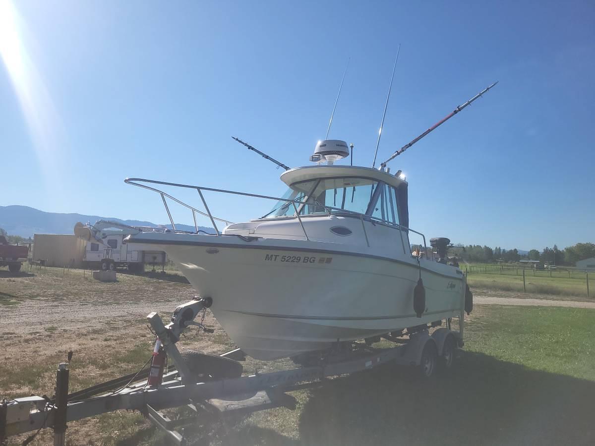 Used 2008 Seaswirl Striper 2101 Walk-Around Alaskan Package Powerboat
