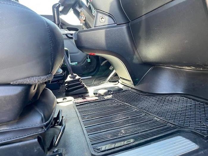 Used 2022 Kenworth T880 Sleeper Semi Tractor