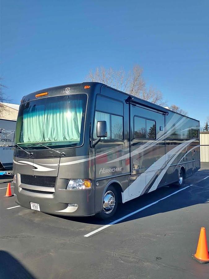 Used 2011 Thor Motor Coach Hurricane 31G