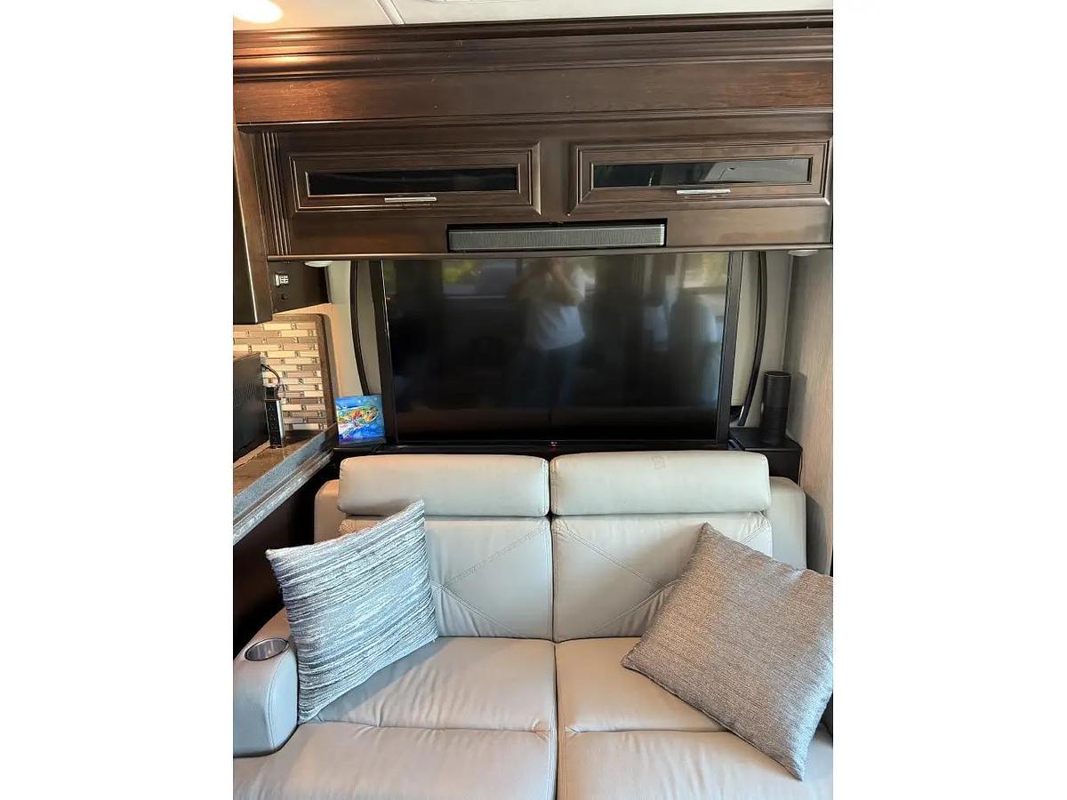 Used 2023 Forest River Berkshire Xlt 45e
