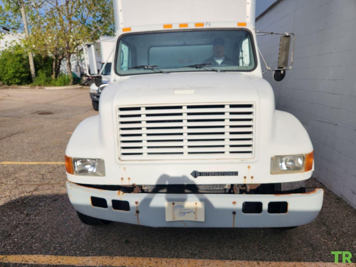 Used 2001 International 26 Ft Box Truck