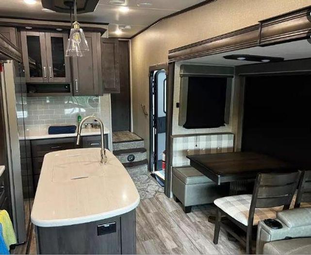 Used 2022 Grand Design Reflection 303RLS