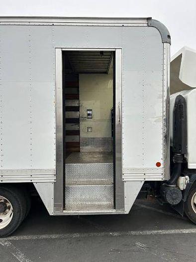 Used 2014 ISUZU NPR Gas Box Van