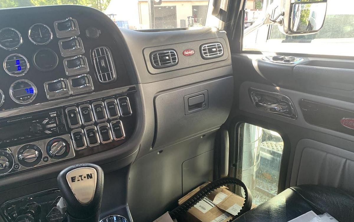 Used 2019 PETERBILT 389