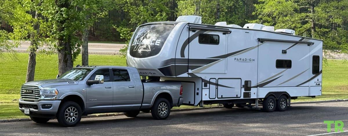 Used 2024 Alliance Paradigm 310RL Fifth Wheel