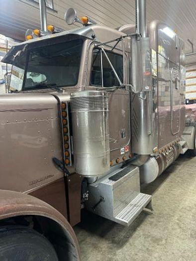 Used 2004 Peterbilt 379