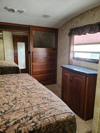 Used 2012 Keystone Cougar 327RES