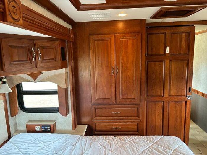 Used 2010 American Coach American Traditions 45Y