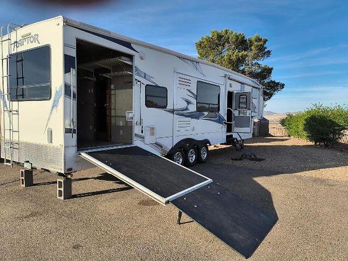 Used 2011 Keystone Raptor 400RBG