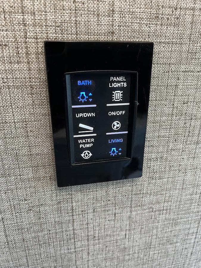 Used 2022 Fleetwood Discovery LXE 40M Class A Motorhome