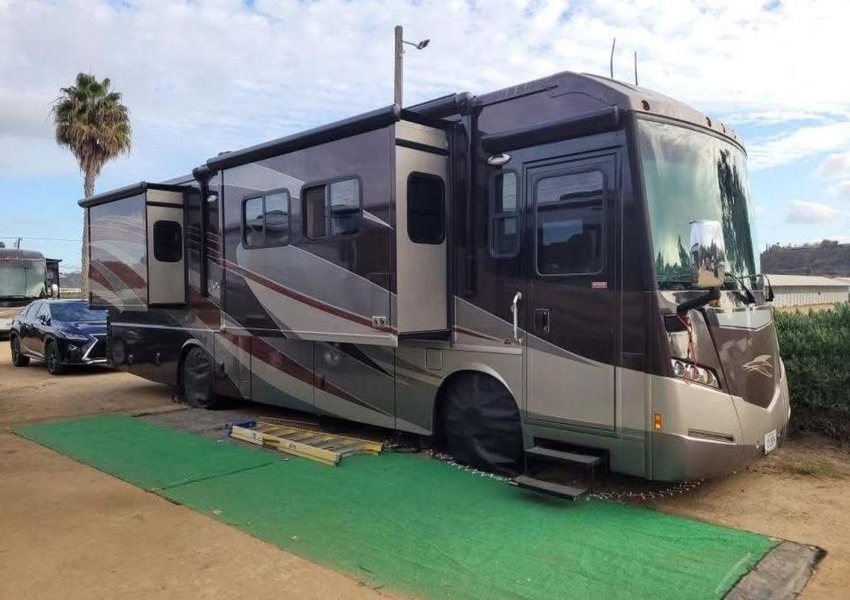 Used 2013 Winnebago Journey 34B Class A Motorhome