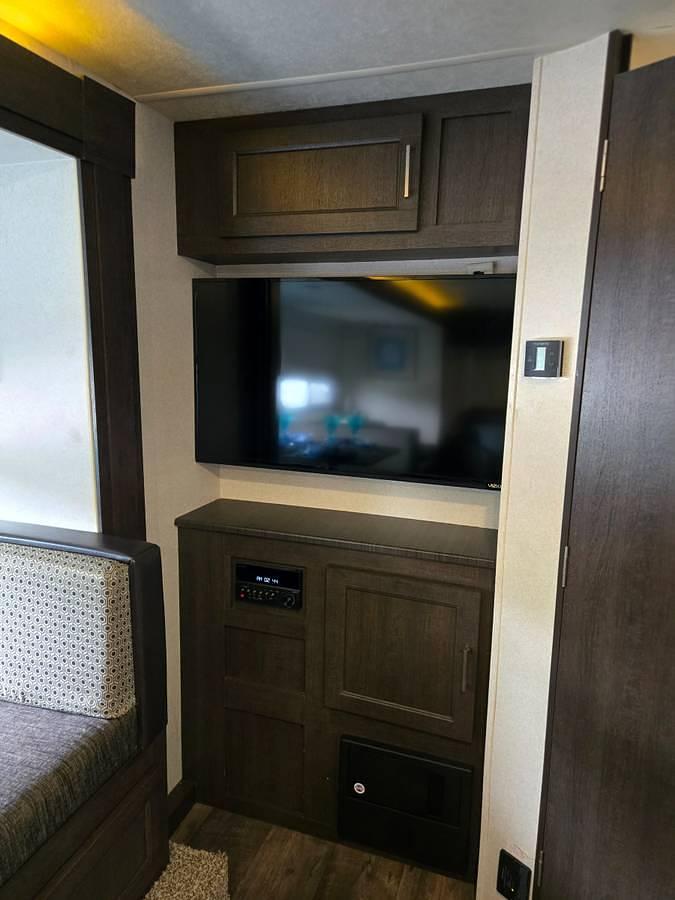 Used 2018 Forest River Salem Cruise Lite T254RLXL 30' Travel Trailer