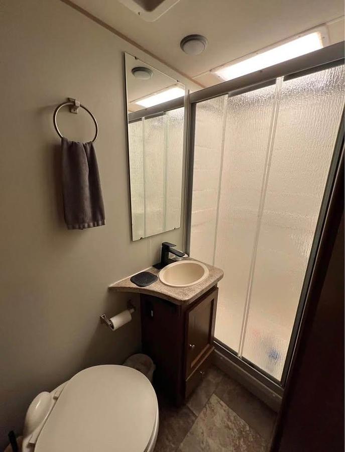 Used 2015 Coachmen Leprechaun 260DS