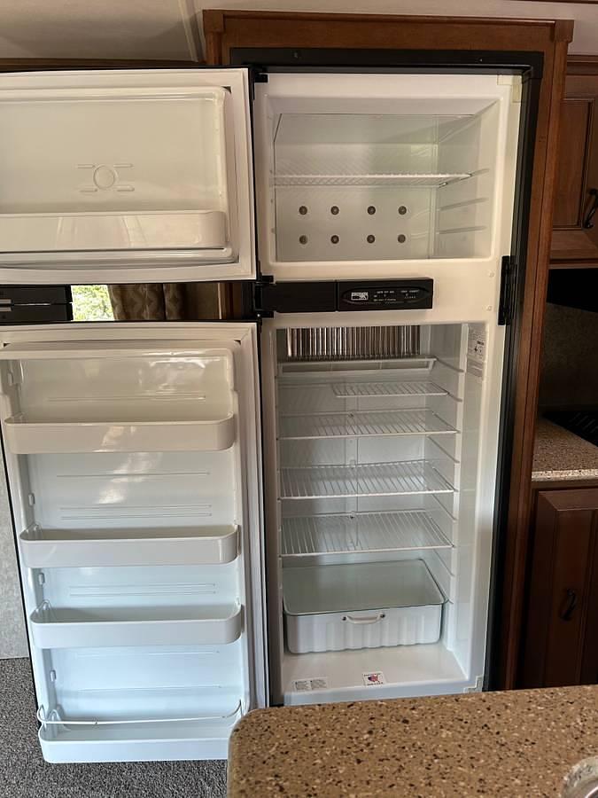 Used 2015 Open Range Light 318RLS