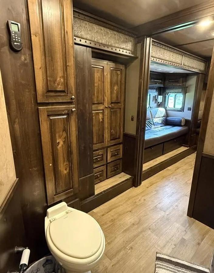 Used 2018 Cimarron Norstar 4 Horse Trailer with Living Quarters