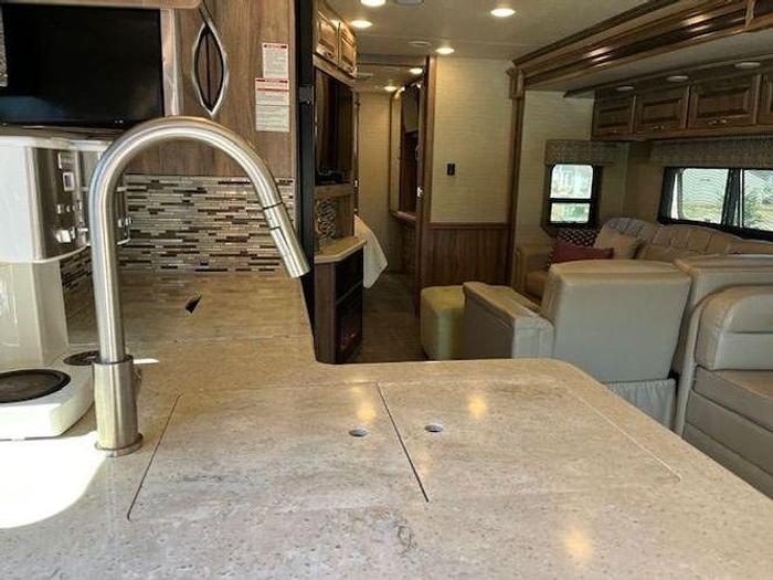 Used 2019 Jayco Seneca 37K